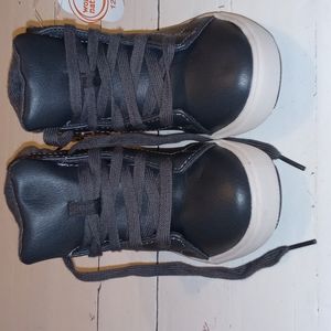 Boys sneakers